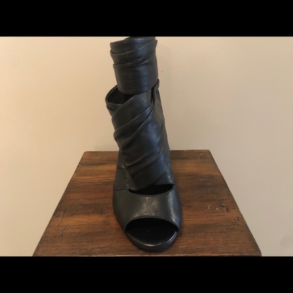 Aldo black heels - Picture 3 of 5